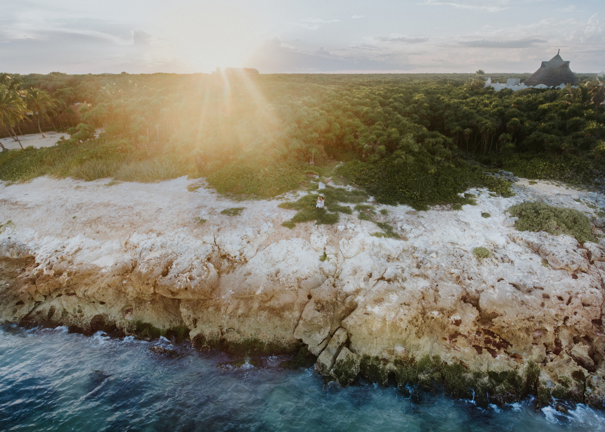 Photoshoot Conquer the Land 2025 · costa Tulum al amanecer